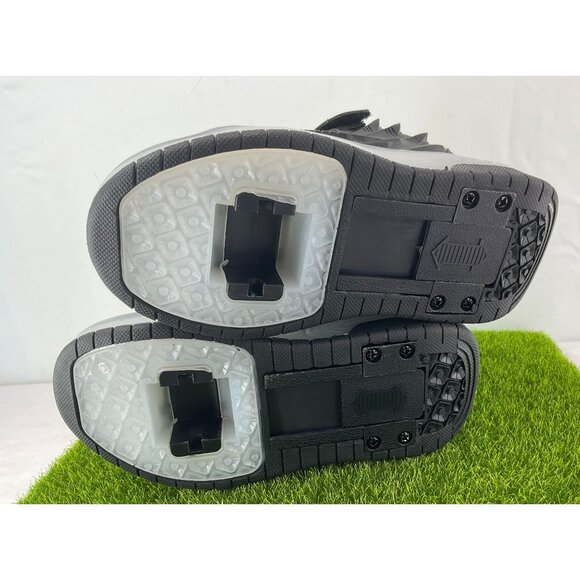 New Kids LED Light-Up Roller Sneakers With Wheels Size 12 little kit - Picture 6 of 11